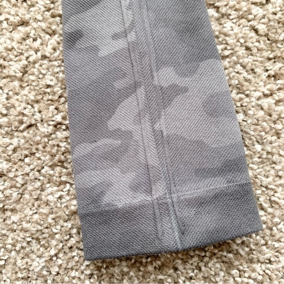 Spanx Camo Crop Leggings - Picture 5 of 7